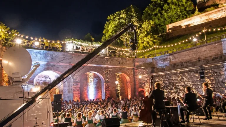 ORF überträgt Jubiläums-Show aus den Grazer Kasematten: Aufsteirern bringt Volkskultur und Pop nach Graz