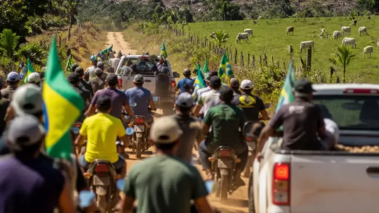 Flávio Bolsonaro promete eliminar 'entraves ambientais' e ampliar regularização fundiária no Pará