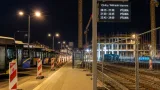 Výluky na středních Čechách komplikuje cestování; náhradní autobusy potrvají i do listopadu