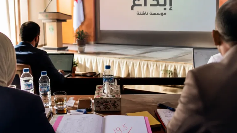 قسم الأدب بجامعة غرداية يناقش أول مشروع مؤسسة ناشئة «إبداع» ويمنح الطالب 19.5/20