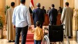 محافظ سوهاج يستمع لشكاوى المواطنين ويُوجّه بسرعة فحص طلبات العلاج وفرص العمل
