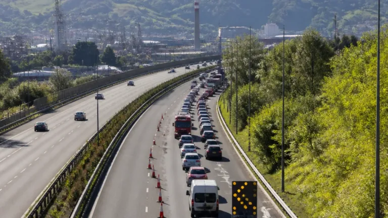 Accidente en la A-8 cerca de Mamariga provoca tres kilómetros de retenciones en dirección Bilbao