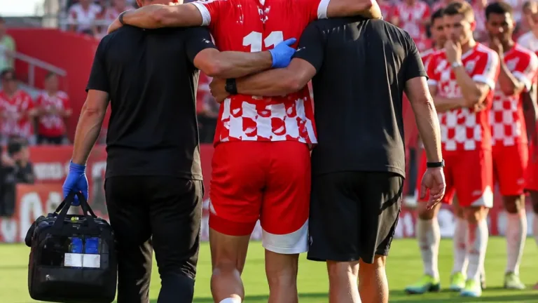 Lesión de Boñar deja al Girona sin uno de sus laterales por dos meses
