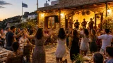 Στο Φιλώτι μετά την παρέλαση: νησιώτικο και κρητικό γλέντι στο Cavo D’Oro