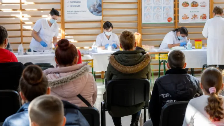 Újra nő a fertőzések száma Hajdú‑Biharban, iskolákban és közösségekben is felütötte fejét a járvány