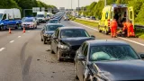 Ongeval op A16 bij Zwijndrecht zorgt voor urenlange vertraging; bestuurder aangehouden