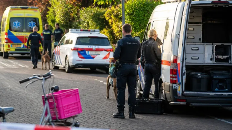 Twee aanvallen op tattooshop in Apeldoorn binnen week: politie publiceert beeldmateriaal