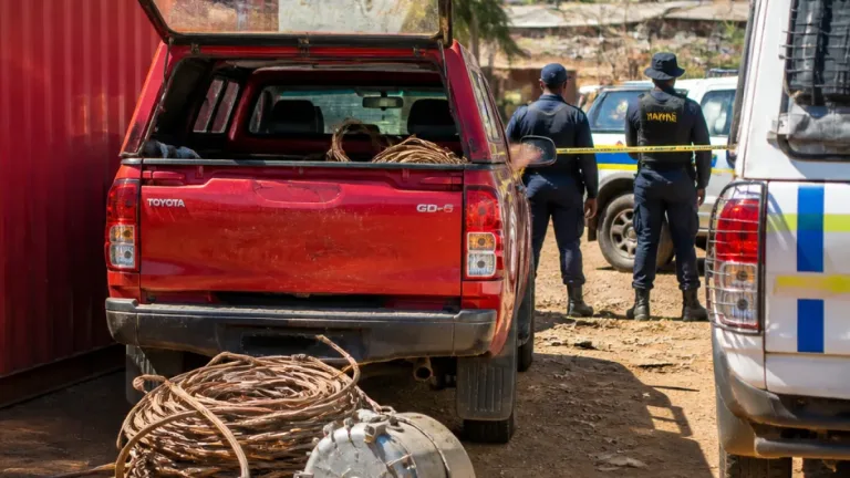 Fundão: Detidos dois homens em flagrante por furto de cabos metálicos