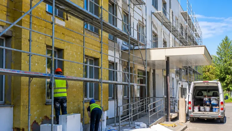 Hunedoara: lucrările de eficientizare energetică a spitalului continuă, spune primarul