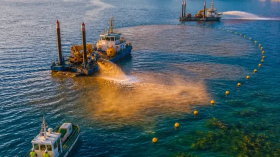Kuşadası'nda turizm dönemi inşaat yasağına uymayanlara 4 milyon lira ceza verildi