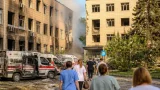 Російська атака на Хмельниччину: двоє поранених, пошкоджені будинки та автомобілі