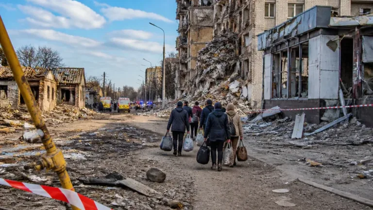 Обстріли Херсона та громад області: двоє поранених, серед них дитина; пошкоджені будинки й інфраструктура