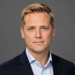 Adrian Larsen